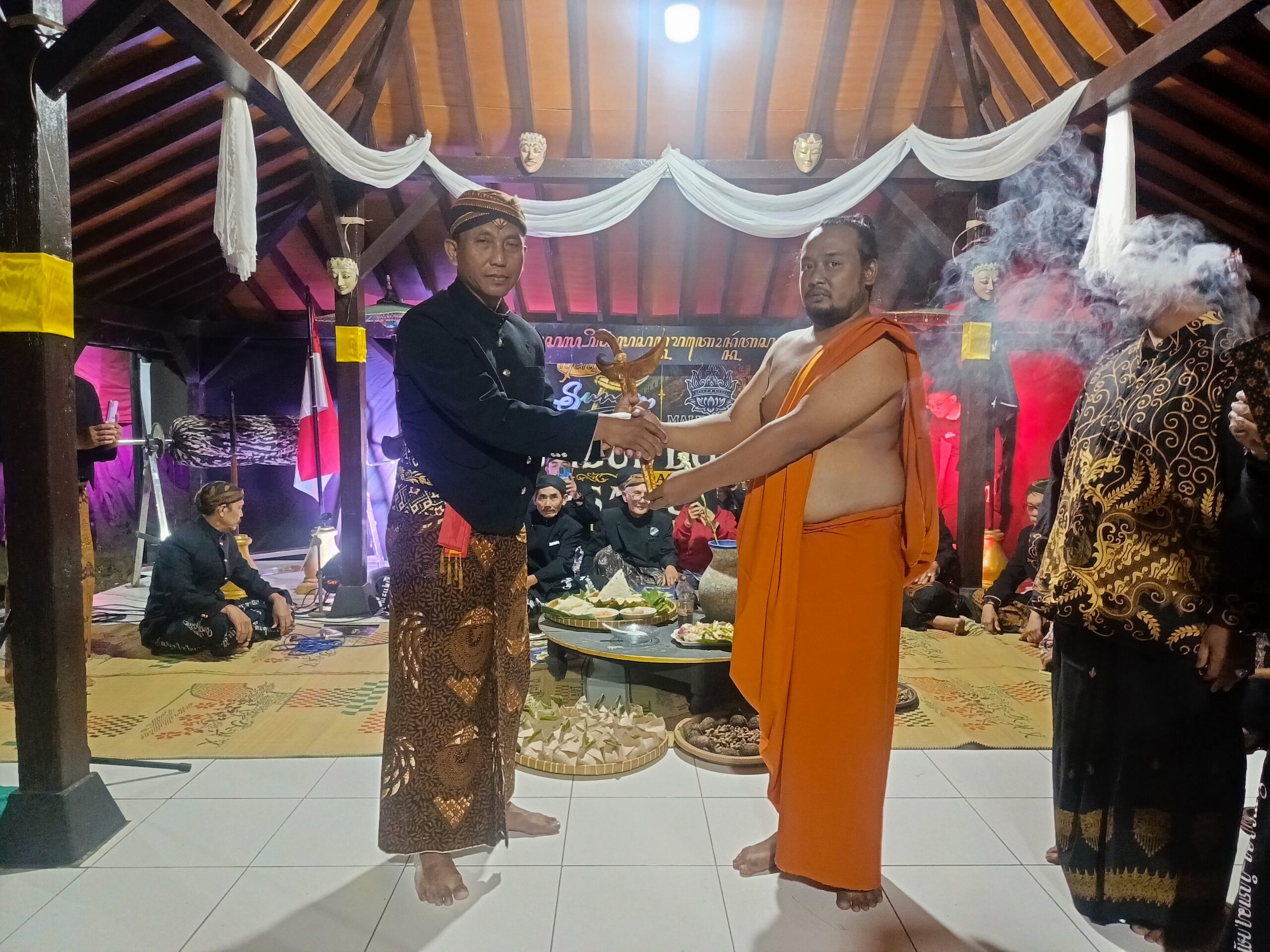 Malikasura mengadakan Umbul Donga Penyerahan Keris Kyai Kertasura